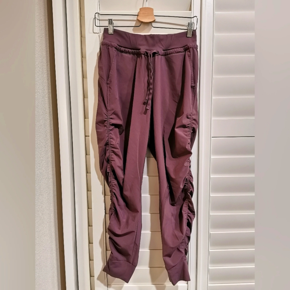 Athleta yoga pants